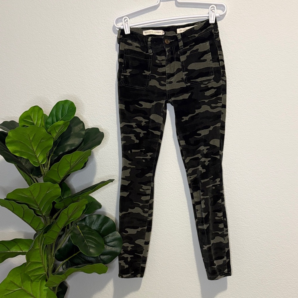 Pilcro and the Letterpress Green Camo corduroy Skinny Jeans 26
